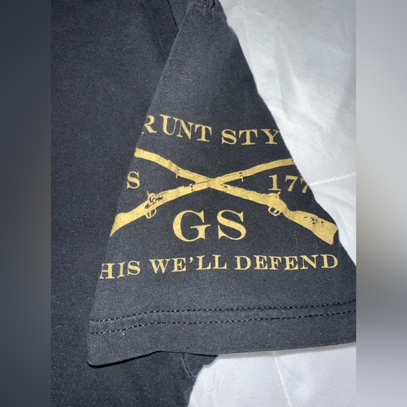 Men’s Grunt Style Red White Blue Flag Punisher Skull Shirt - Picture 3 of 4